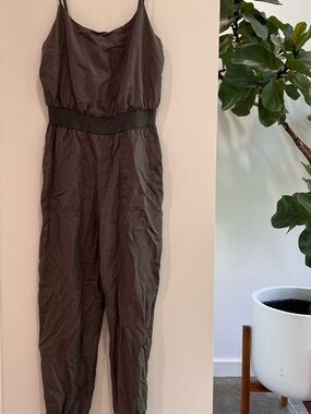 Sleeveless Olive Green Jumpsuit with Elastic Waist